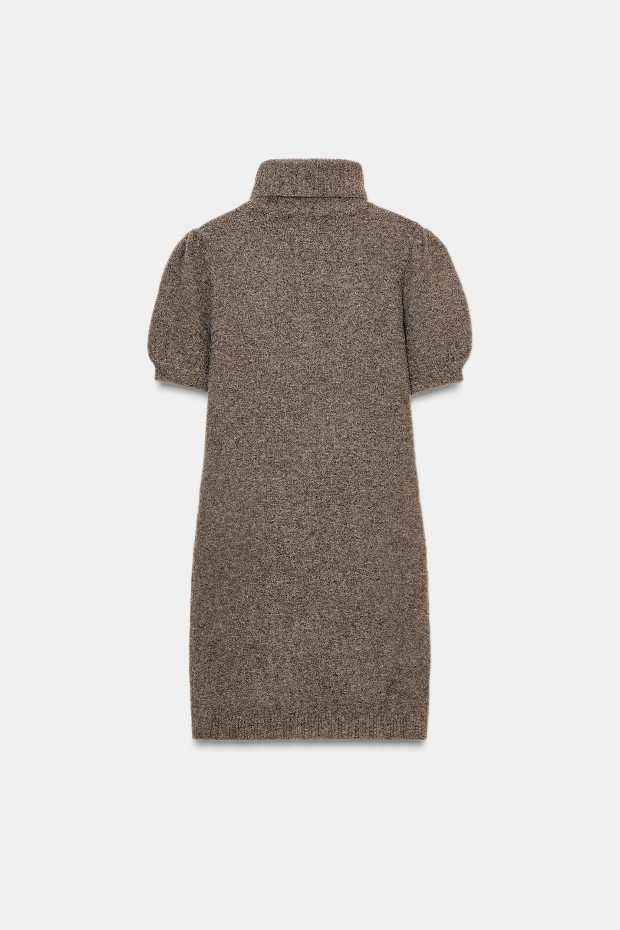 ROBE COURTE EN MAILLE
